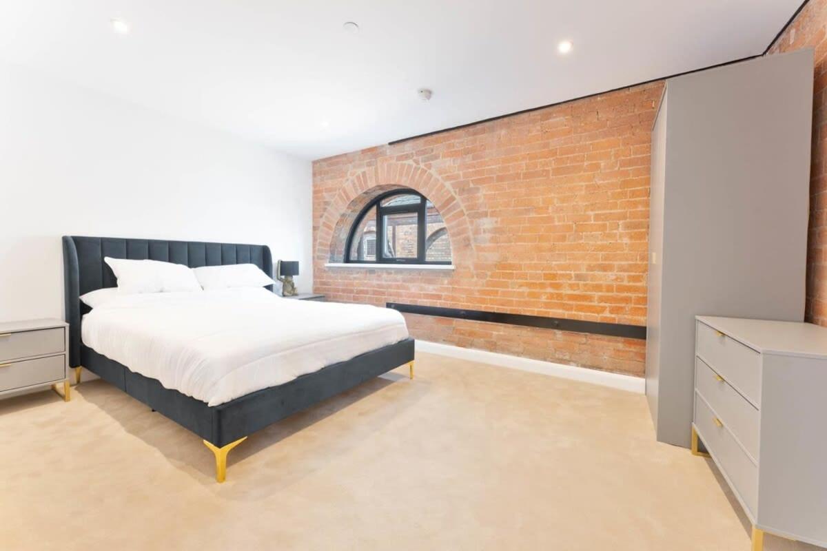 Stunning 1 Bed Apartment In Burton-On-Trent Exterior photo
