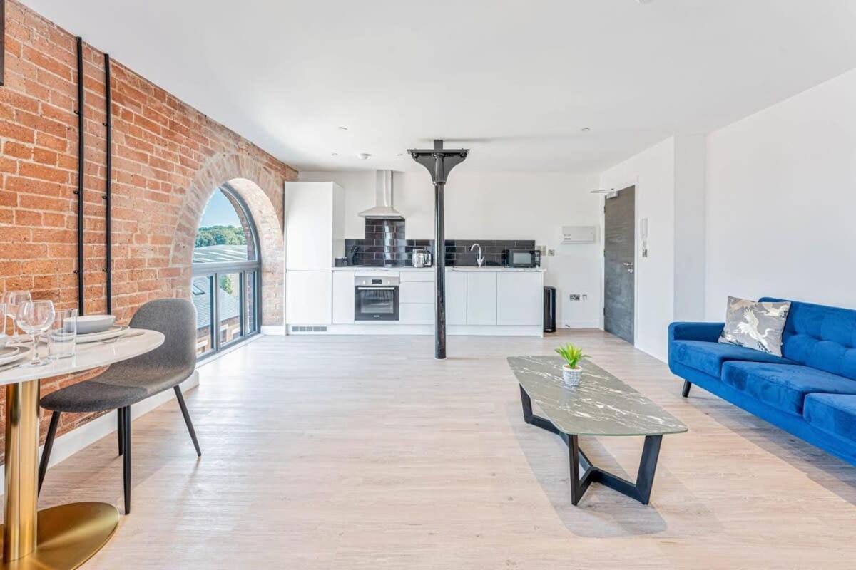 Stunning 1 Bed Apartment In Burton-On-Trent Exterior photo