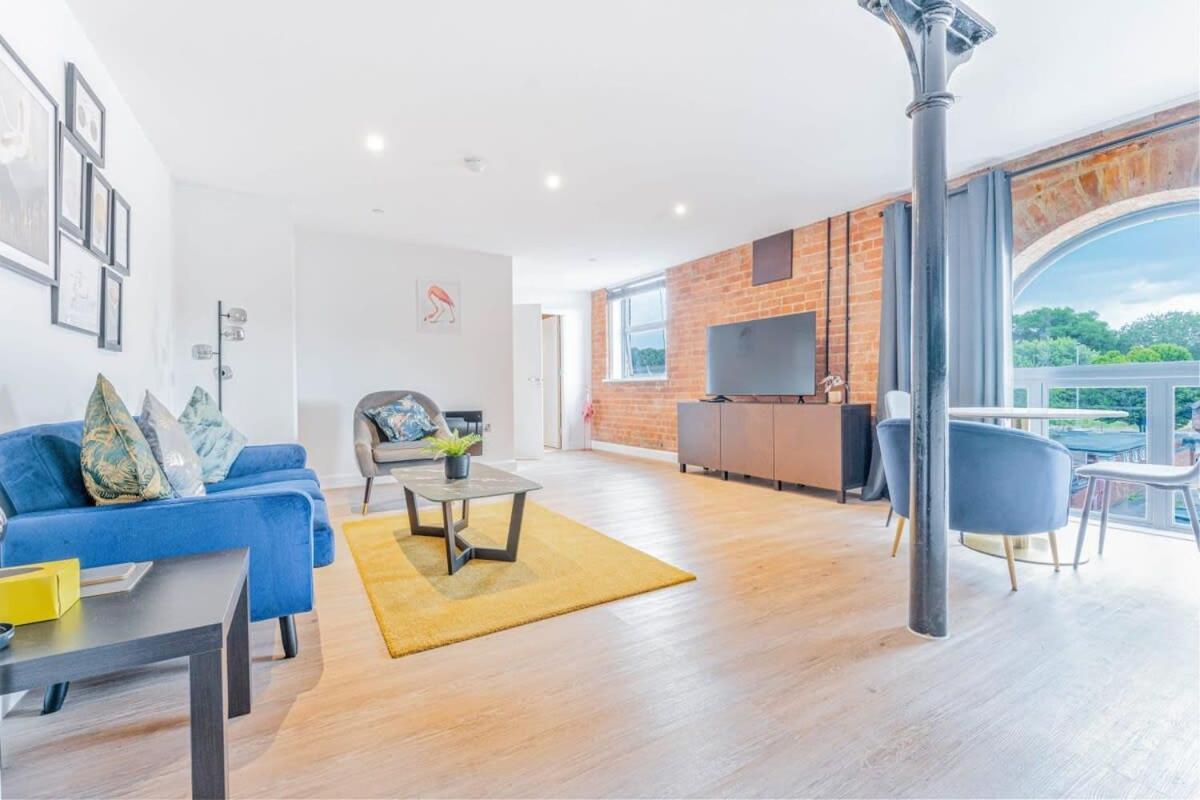 Stunning 1 Bed Apartment In Burton-On-Trent Exterior photo